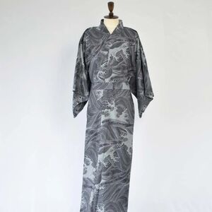 Elegant Gray Kimono with Wave Pattern